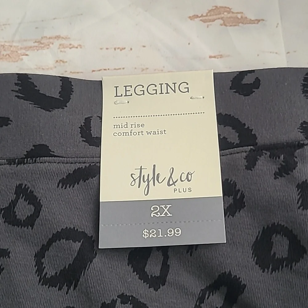 Style & Co.‎ Leggings .. 2x .. Mid Rise .. Comfort Waist .. Black Cheetah - Picture 2 of 4